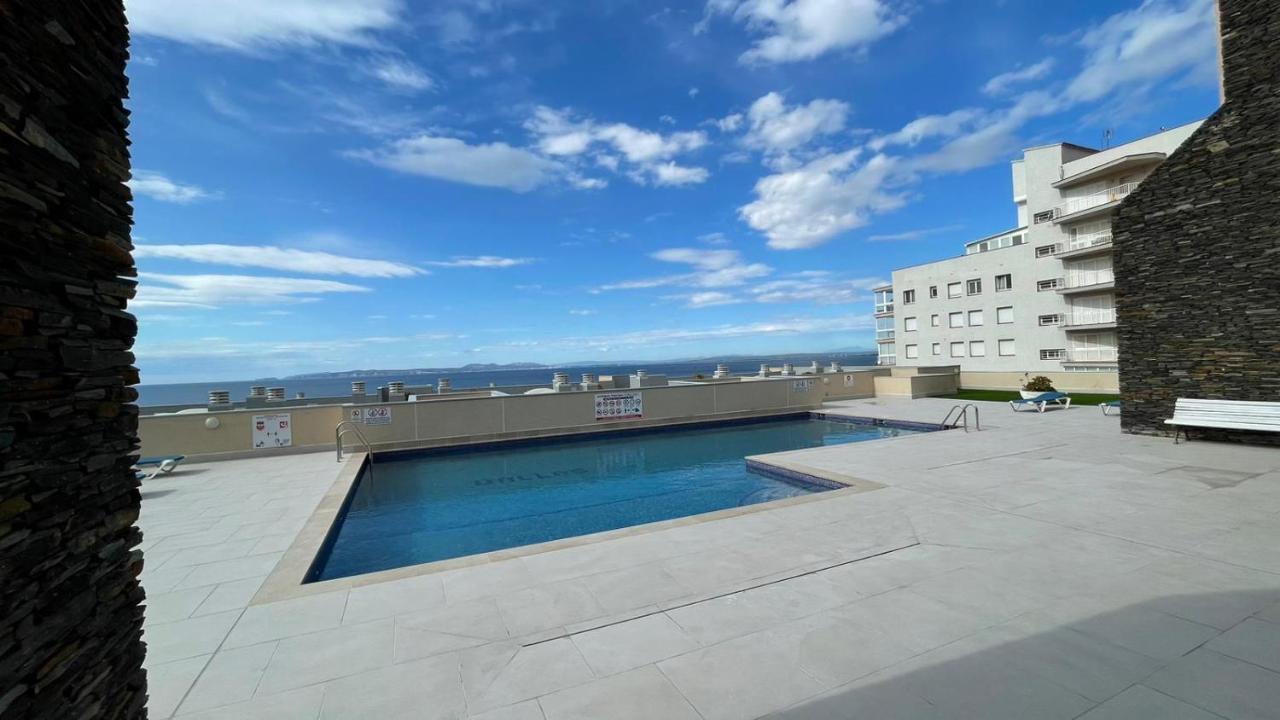 Luminoso Apartamento Frente Al Mar Con Piscina Roses Esterno foto